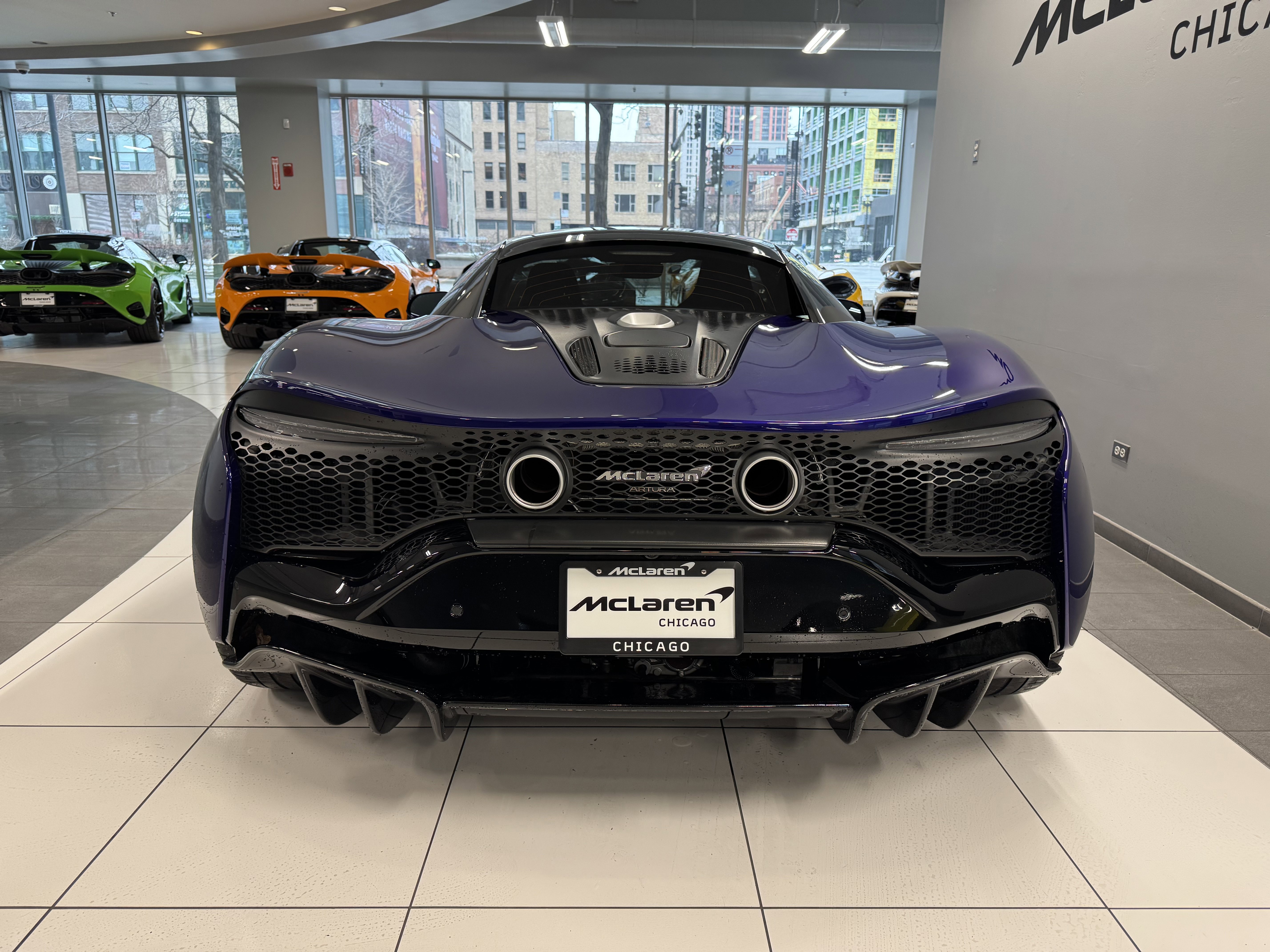 Used 2023 McLaren Artura image 4