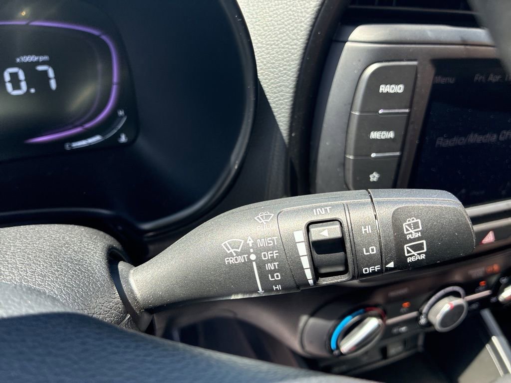 Used 2025 Kia Soul LX image 25