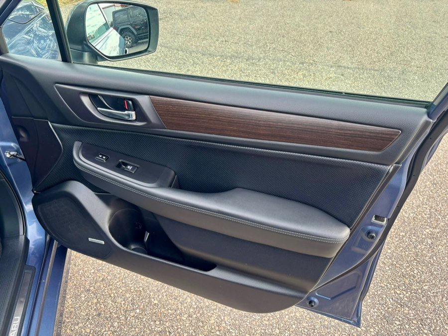 Used 2017 Subaru Legacy 2.5i Limited image 10