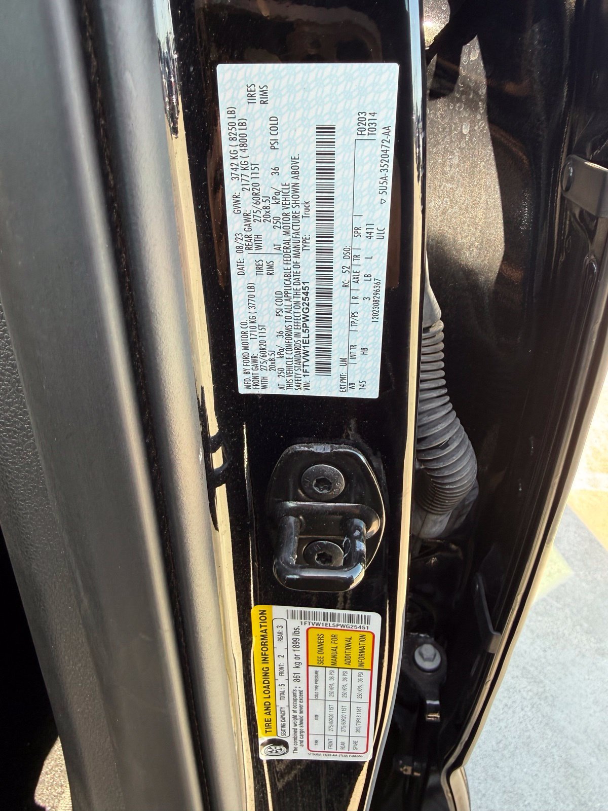 Used 2023 Ford F150 Lightning Lariat AWD/4WD image 10