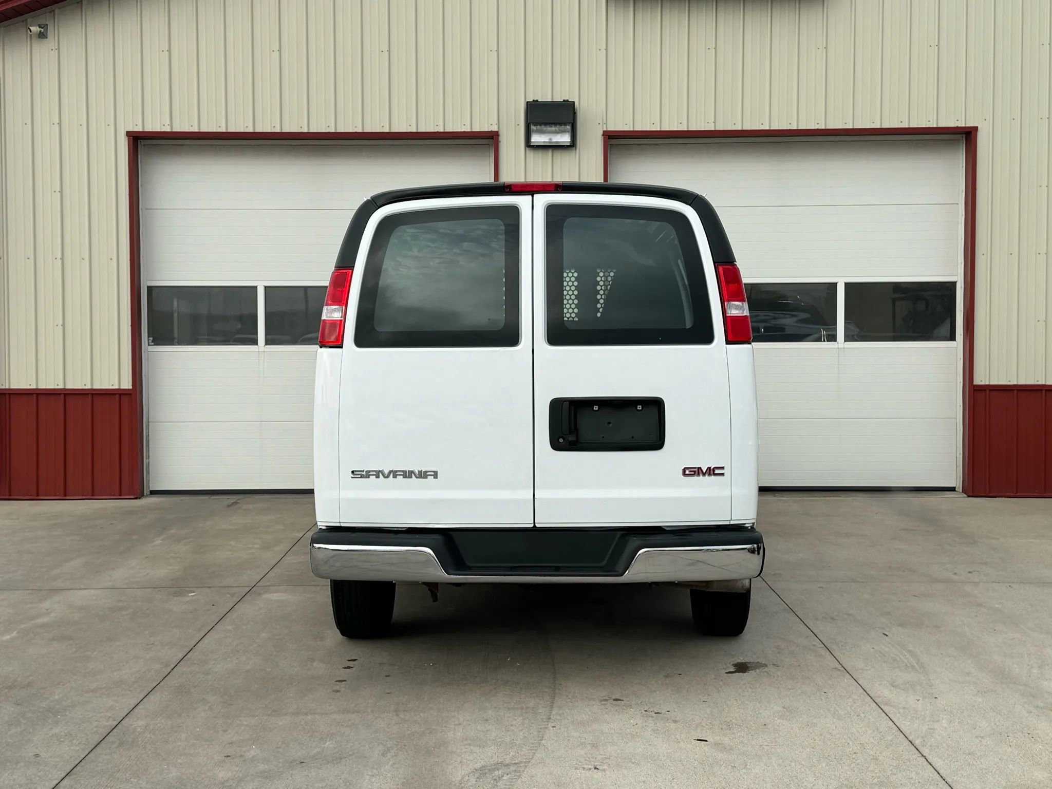 Used 2024 GMC Savana 2500 w/ Driver Convenience Package RWD image 8