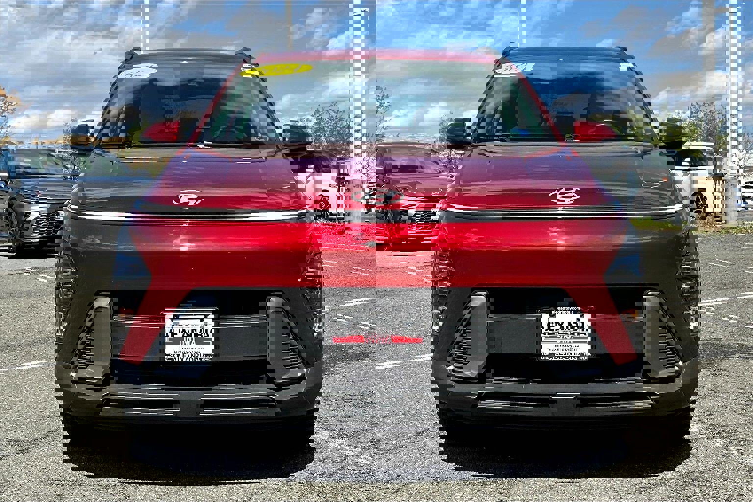 Used 2024 Hyundai Kona SEL image 3