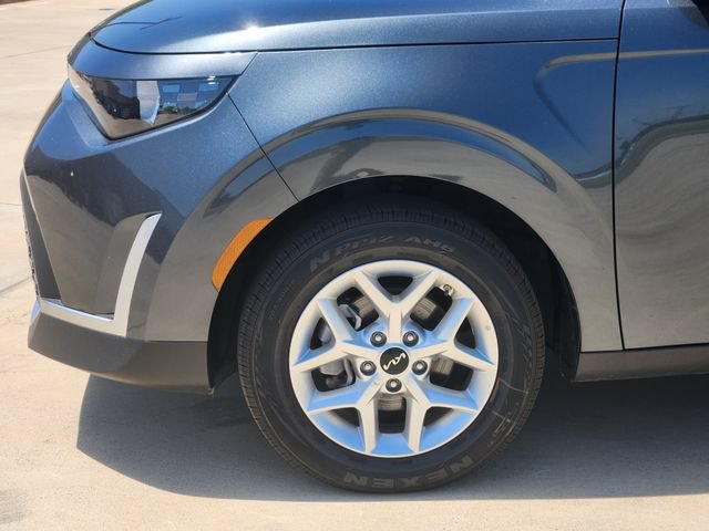 Certified 2025 Kia Soul LX w/ LX Technology Package FWD image 8