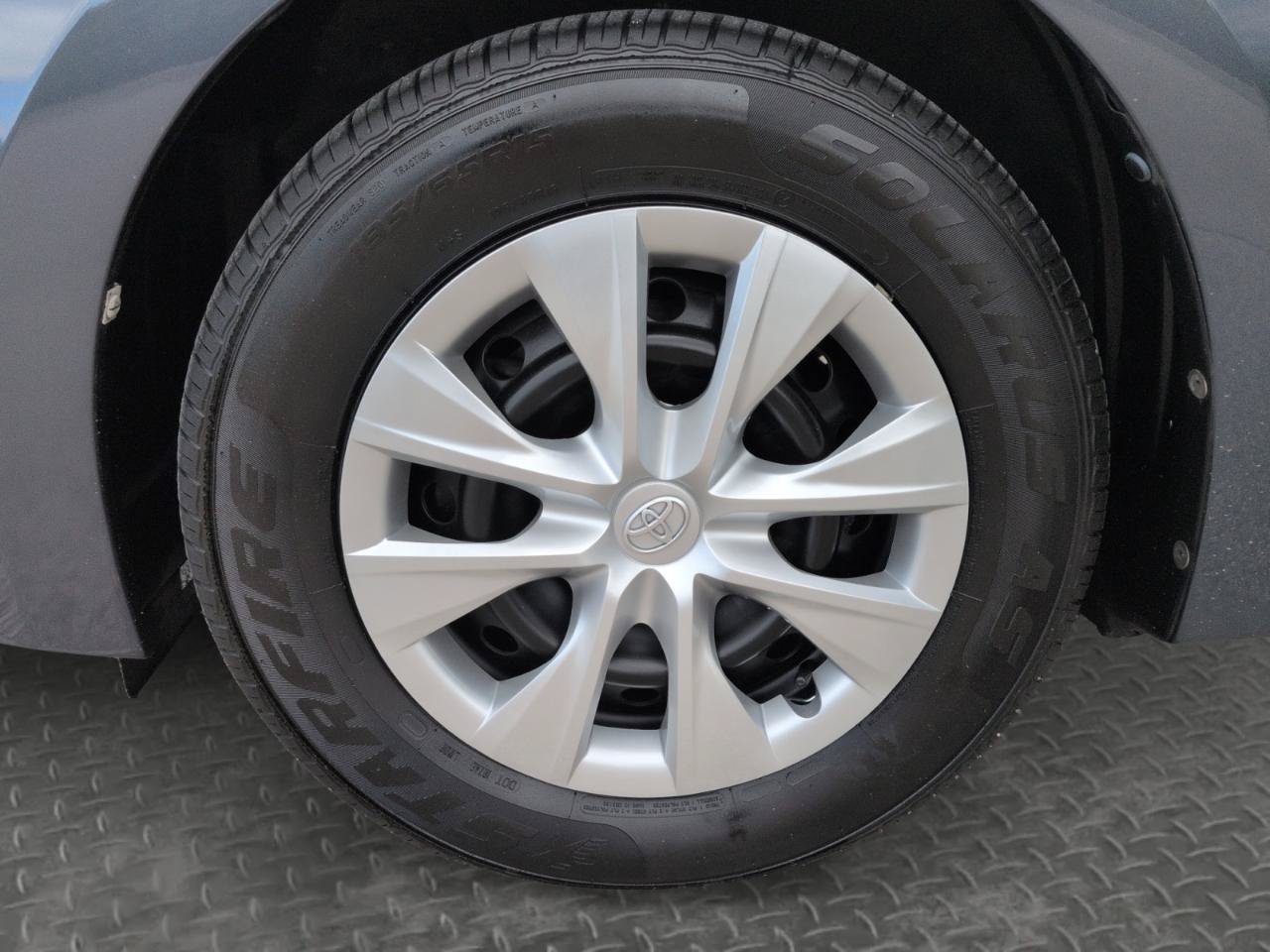 Used 2014 Toyota Corolla L FWD image 28