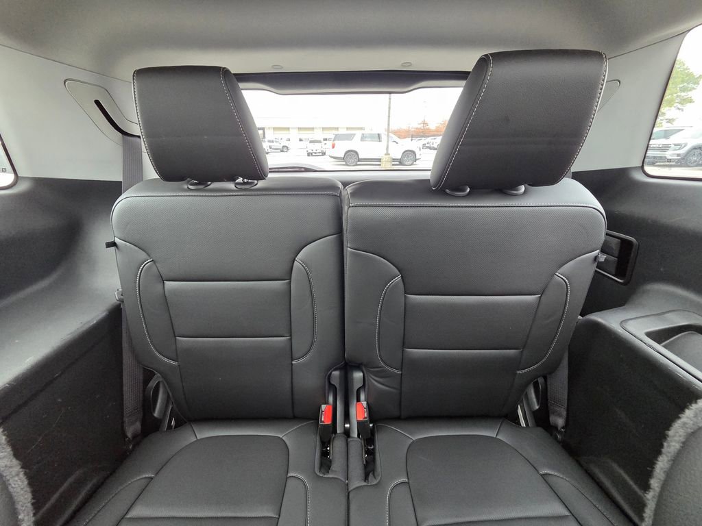 Used 2023 GMC Acadia SLT w/ Elevation Edition image 23