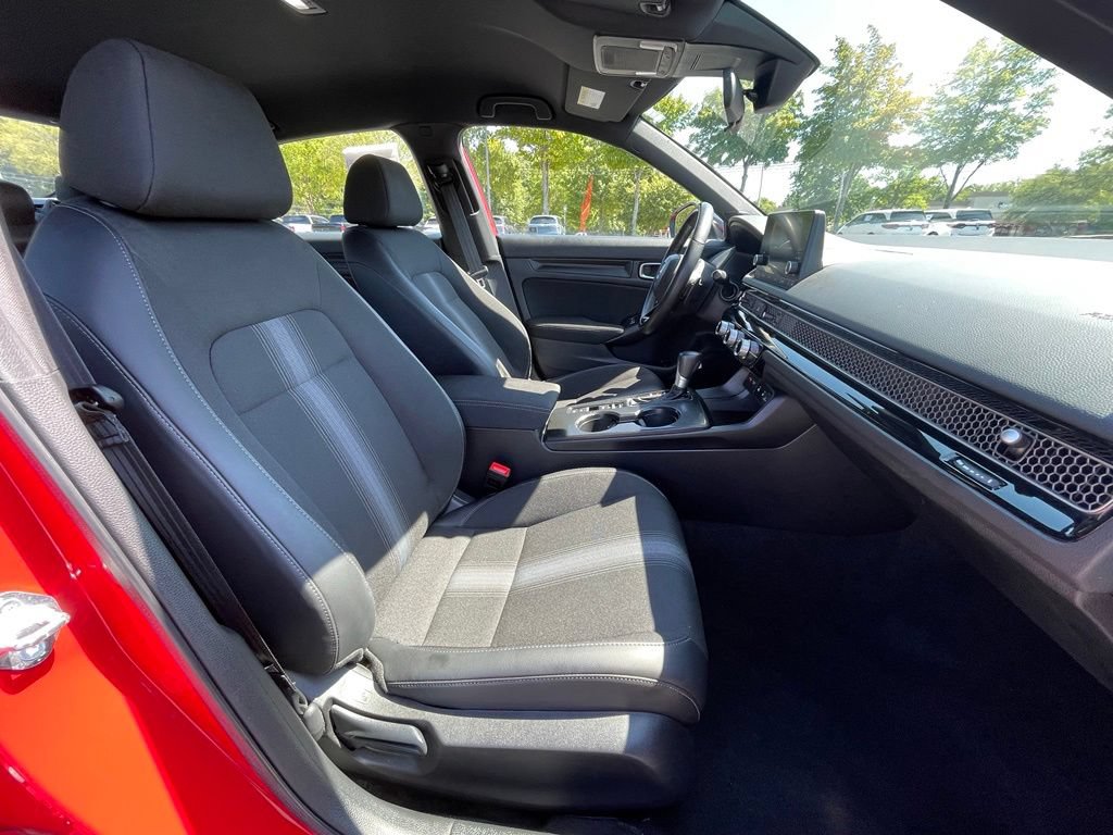 Certified 2025 Honda Civic Sport image 32