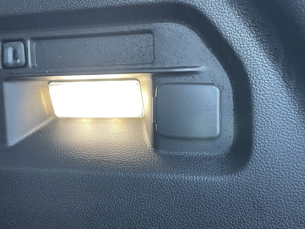 Used 2022 Ford Explorer XLT image 18