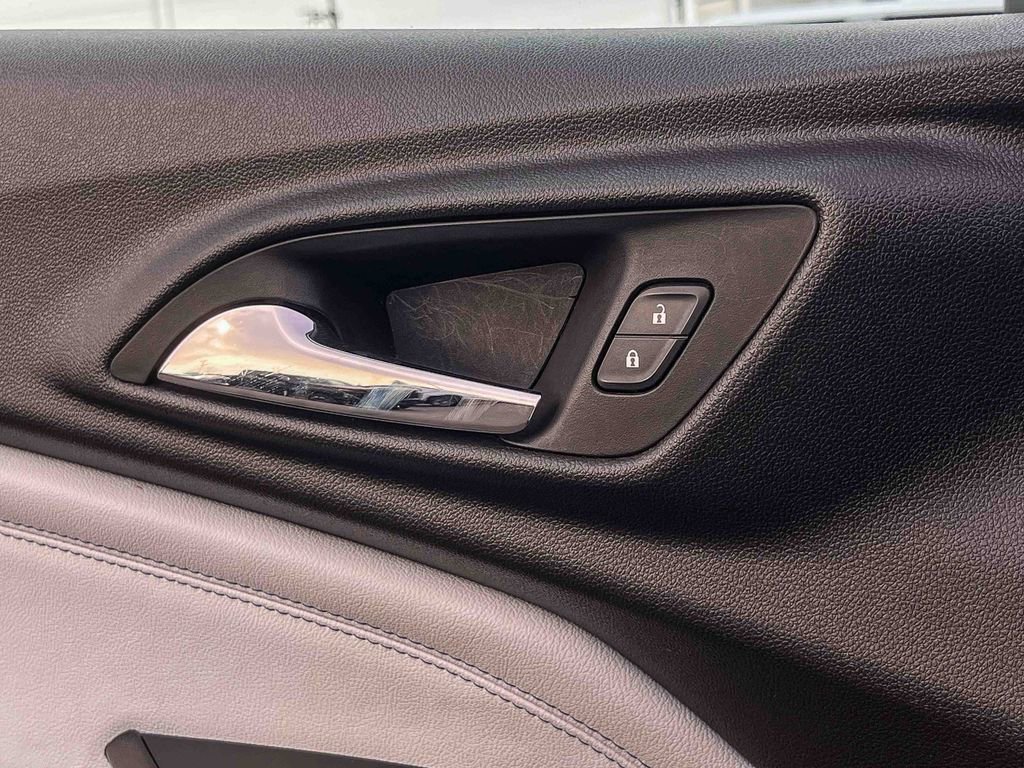 Certified 2025 Chevrolet Trax LT w/ LT Convenience Package image 40