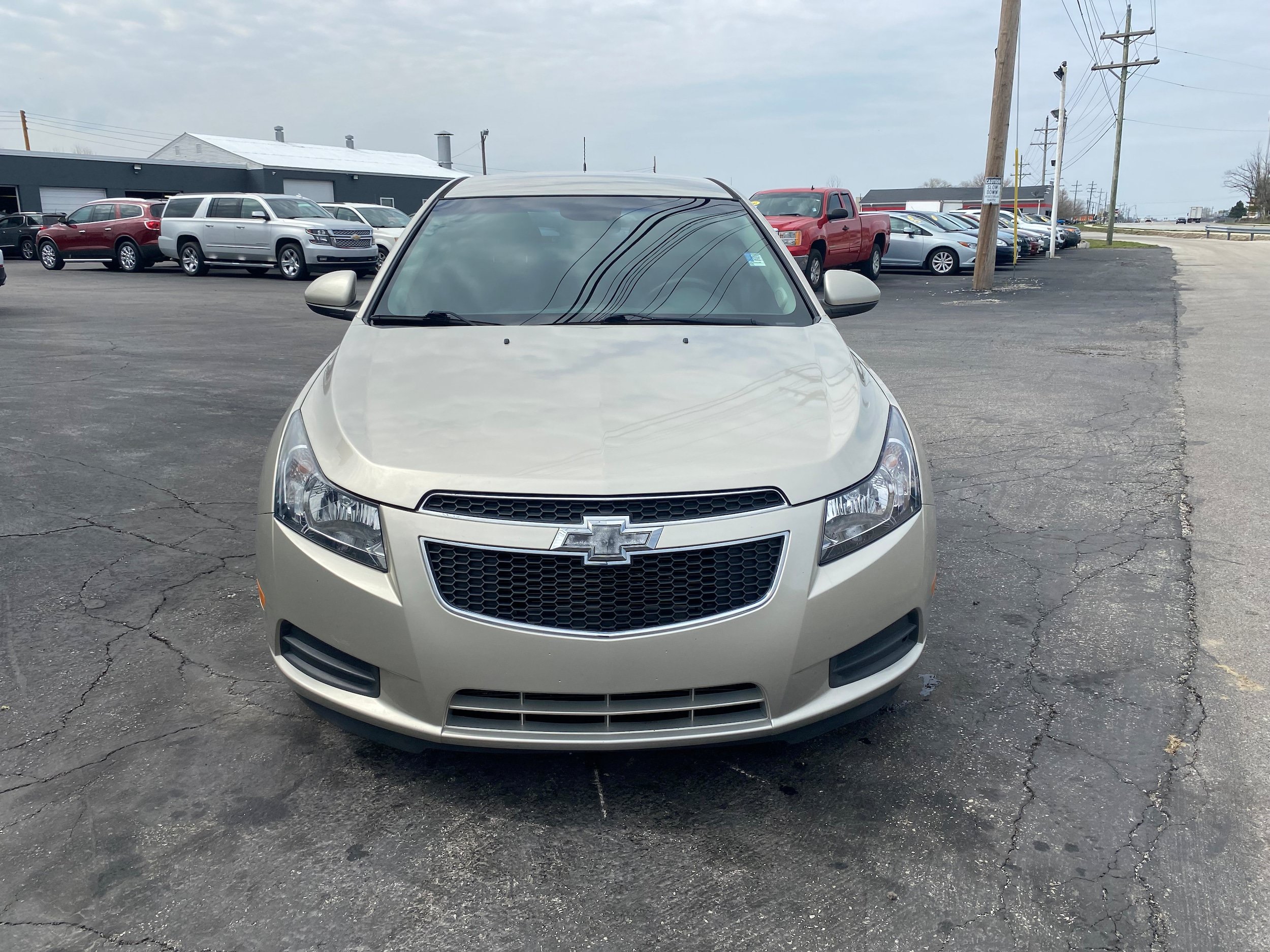 Used 2014 Chevrolet Cruze LT FWD image 2