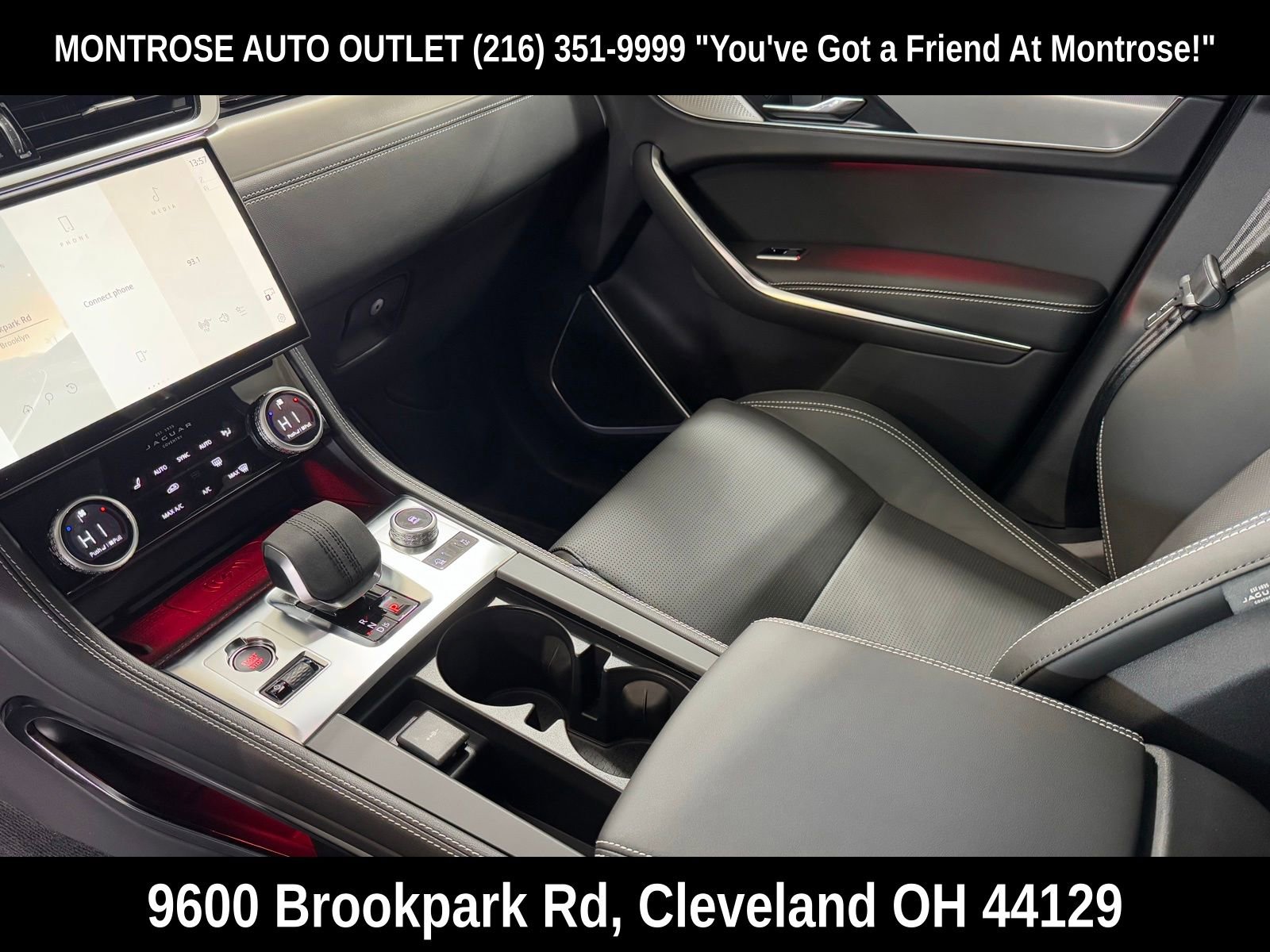 Used 2024 Jaguar F-PACE R-Dynamic S image 14