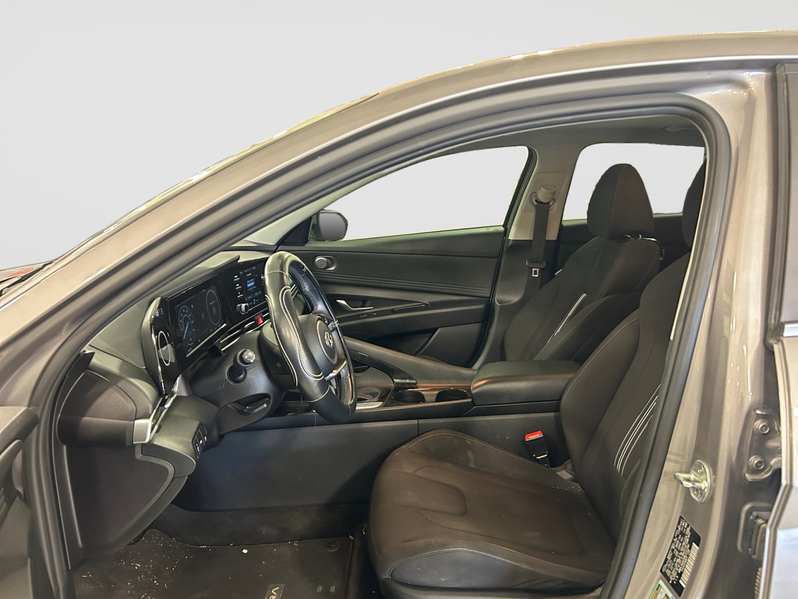 Used 2022 Hyundai Elantra SEL w/ Convenience + Premium Package FWD image 10