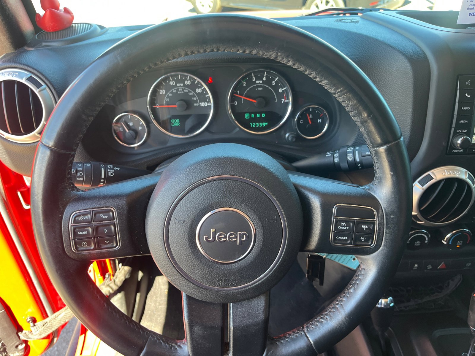 Used 2017 Jeep Wrangler Unlimited Rubicon w/ Connectivity Group image 9