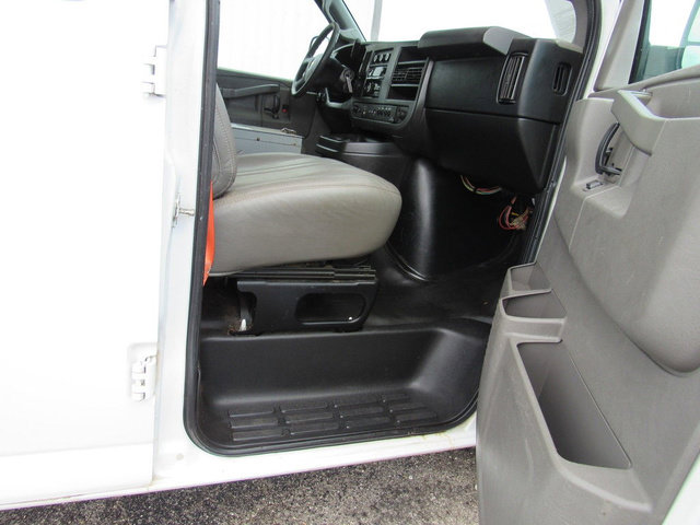 Used 2017 Chevrolet Express 2500 RWD image 13