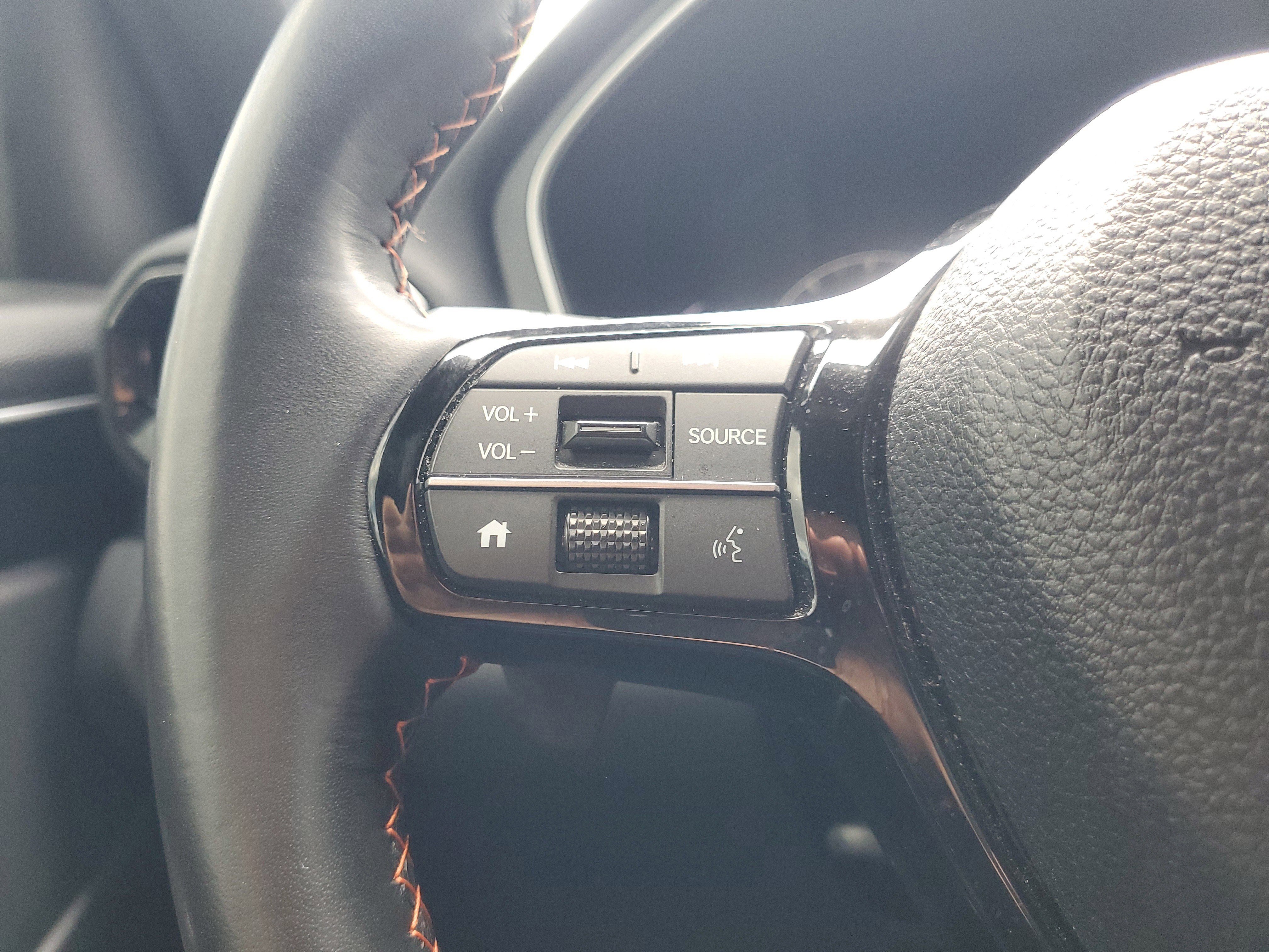 Used 2025 Honda Pilot Sport image 22