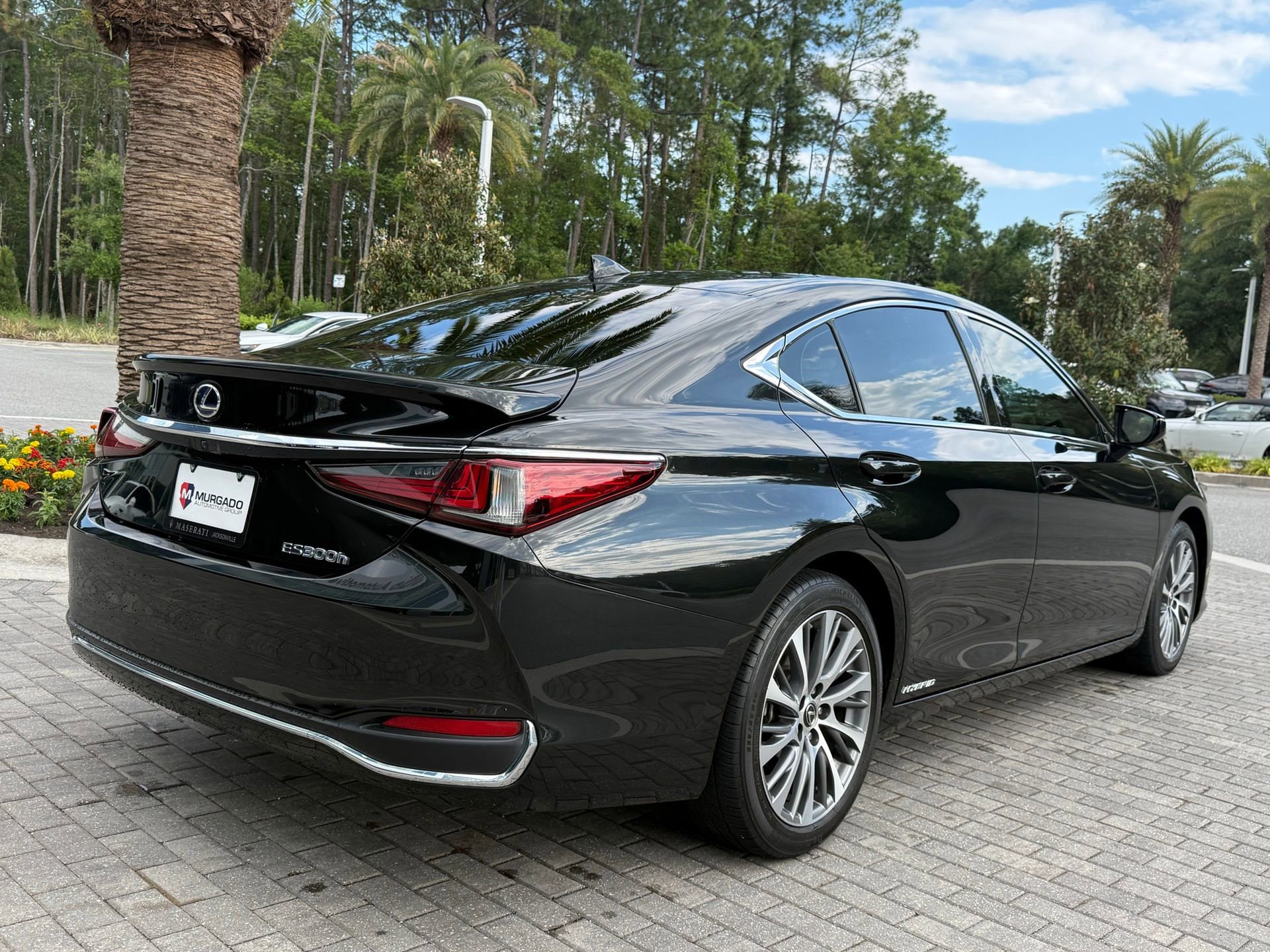 Used 2020 Lexus ES 300h w/ Premium Package FWD image 12