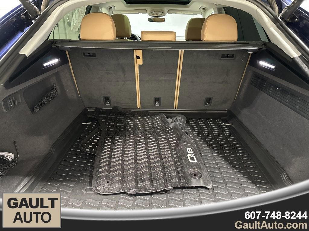 Used 2022 Audi Q8 Prestige w/ Prestige Package image 15