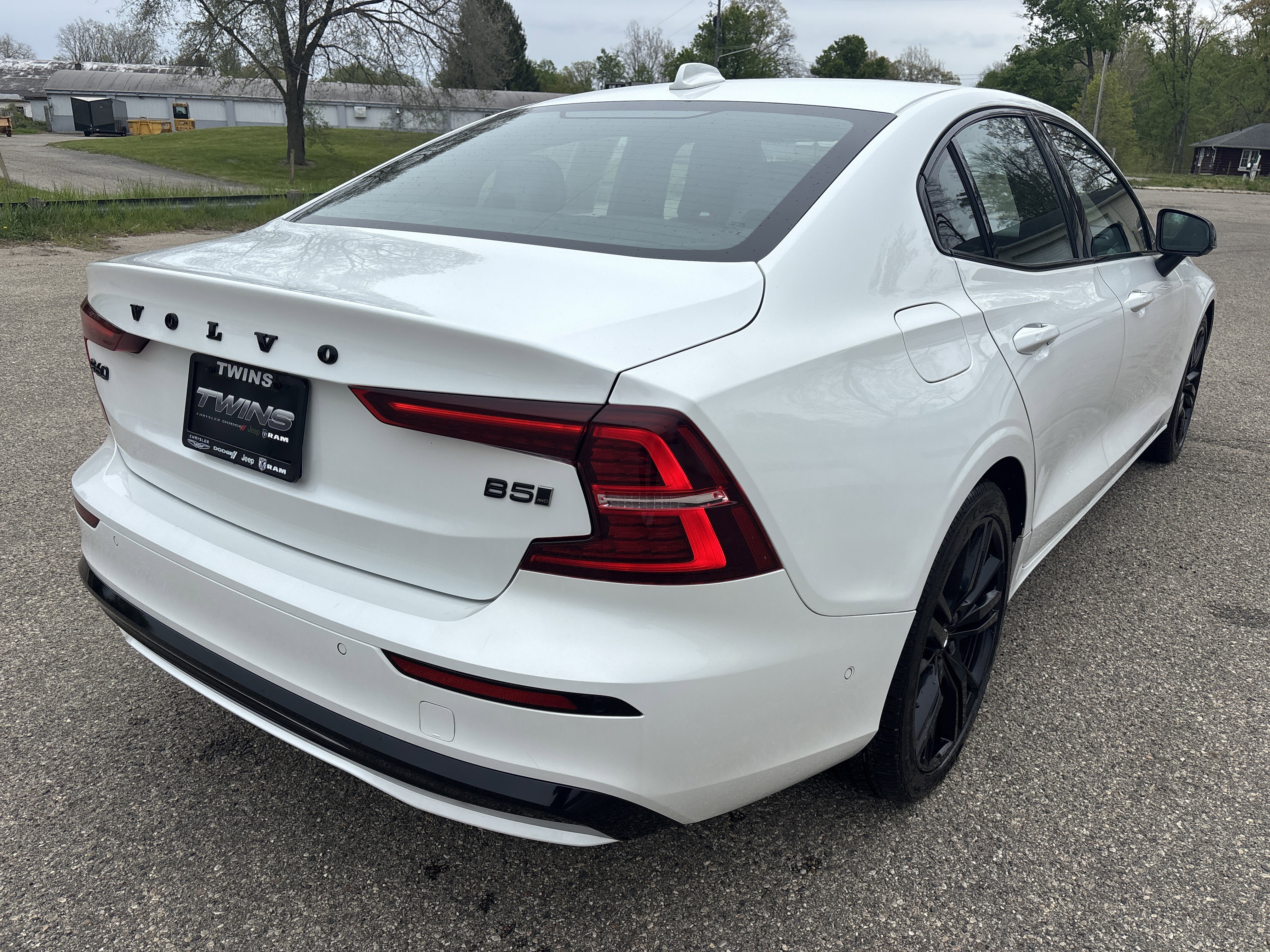 Used 2024 Volvo S60 B5 Plus w/ Climate Package AWD/4WD image 44