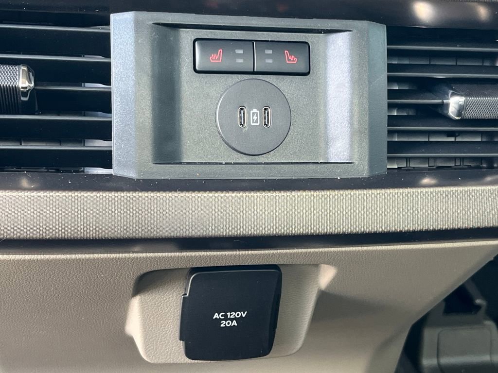 New 2026 Ford F450 Platinum w/ Platinum Plus Package image 32