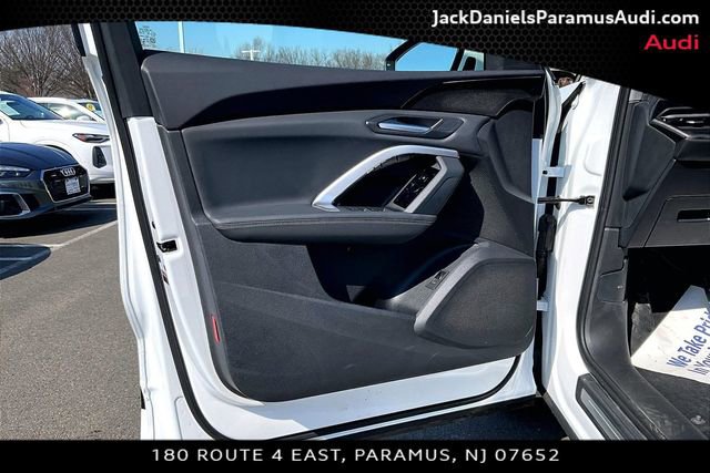 Used 2025 Audi Q5 Premium w/ Convenience Package image 14