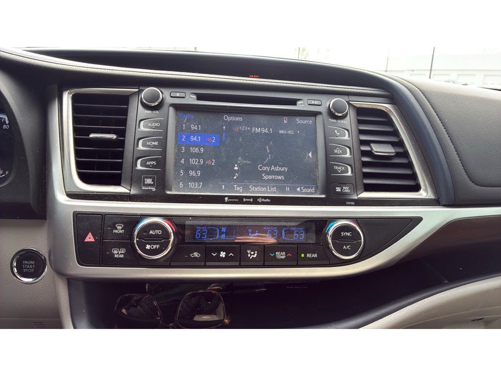 Used 2016 Toyota Highlander Limited image 15