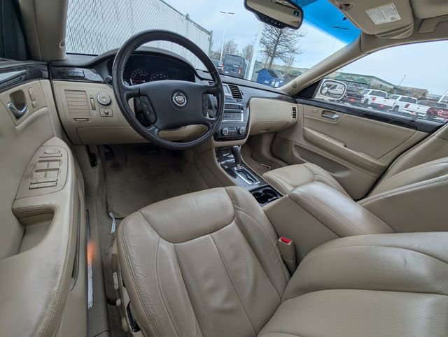 Used 2008 Cadillac DTS w/ Sun And Sound Package FWD image 6