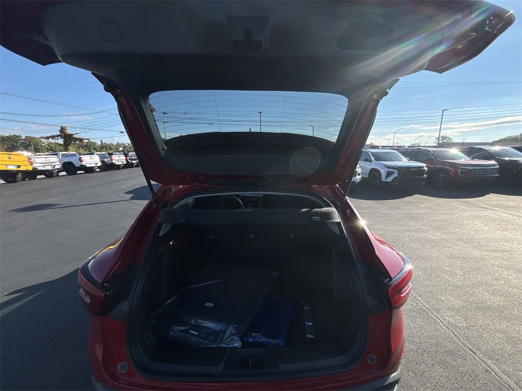 New 2026 Chevrolet Trax LT w/ Sunroof Package image 29