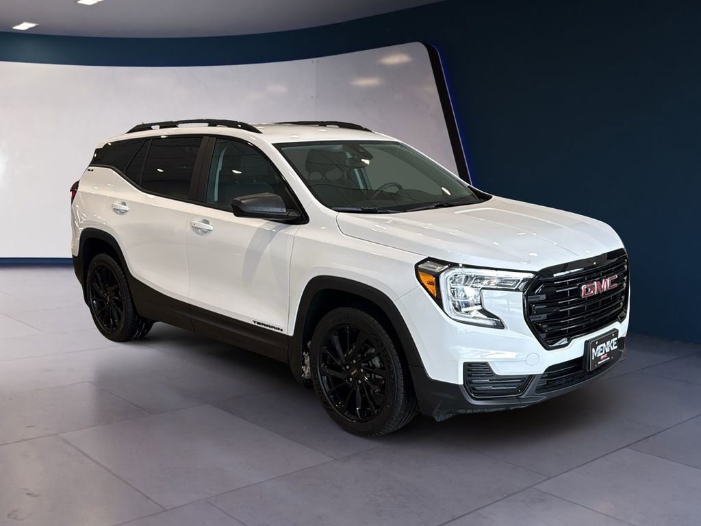 Used 2023 GMC Terrain SLE w/ Driver Convenience Package image 1