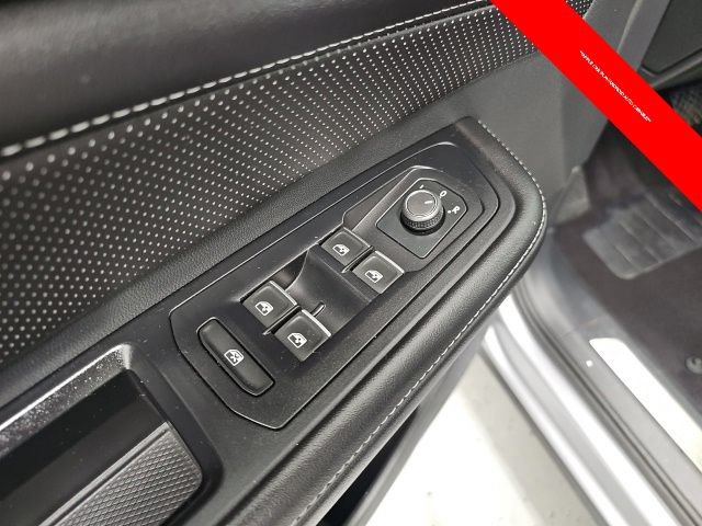 Used 2025 Volkswagen Atlas SE AWD/4WD image 13