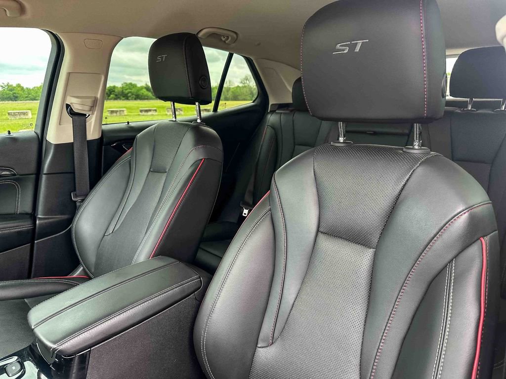 Certified 2023 Buick Envision Essence w/ Sport Touring Package image 14