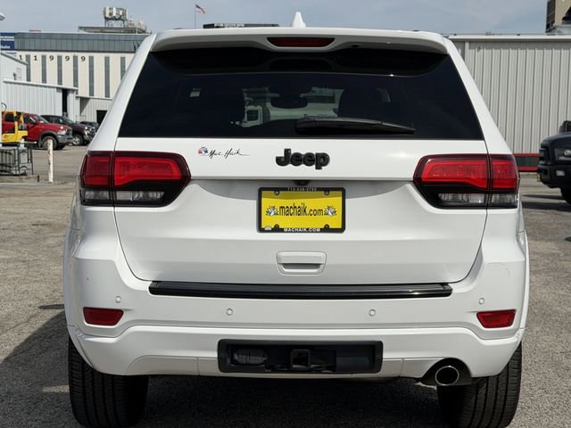 Used 2017 Jeep Grand Cherokee Altitude image 3