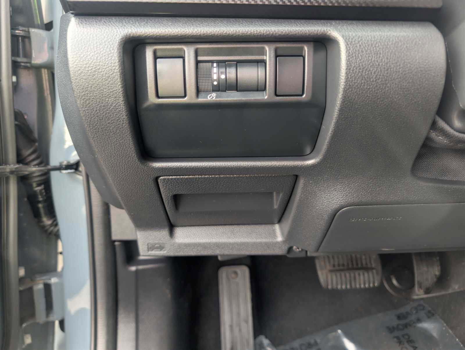 Certified 2025 Subaru Crosstrek 2.0i Premium image 17