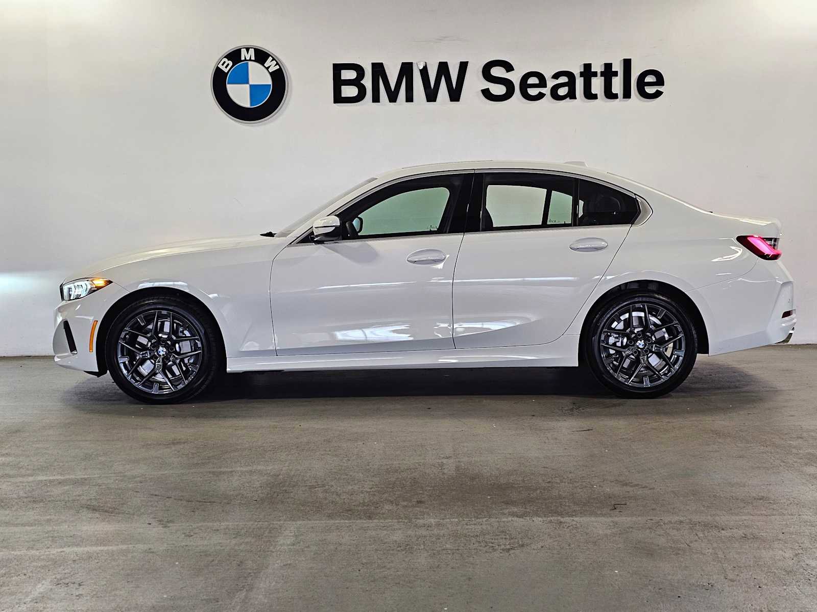 Certified 2025 BMW 330i xDrive Sedan w/ M Sport Package AWD/4WD image 3