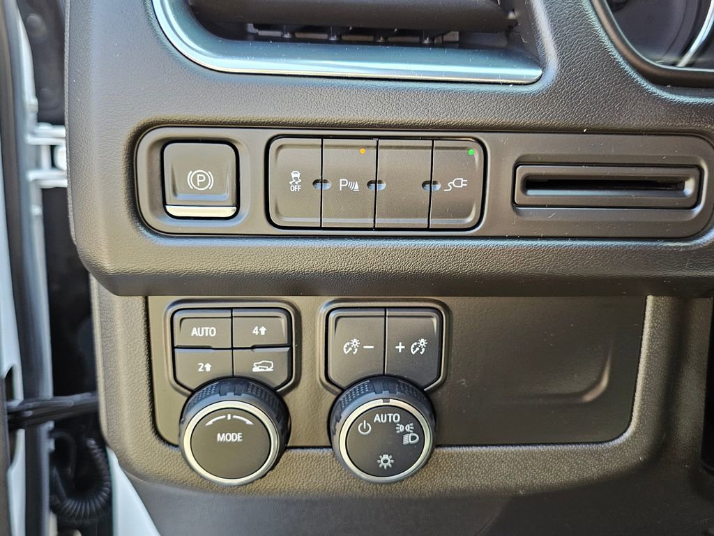 Used 2021 Chevrolet Suburban RST image 16