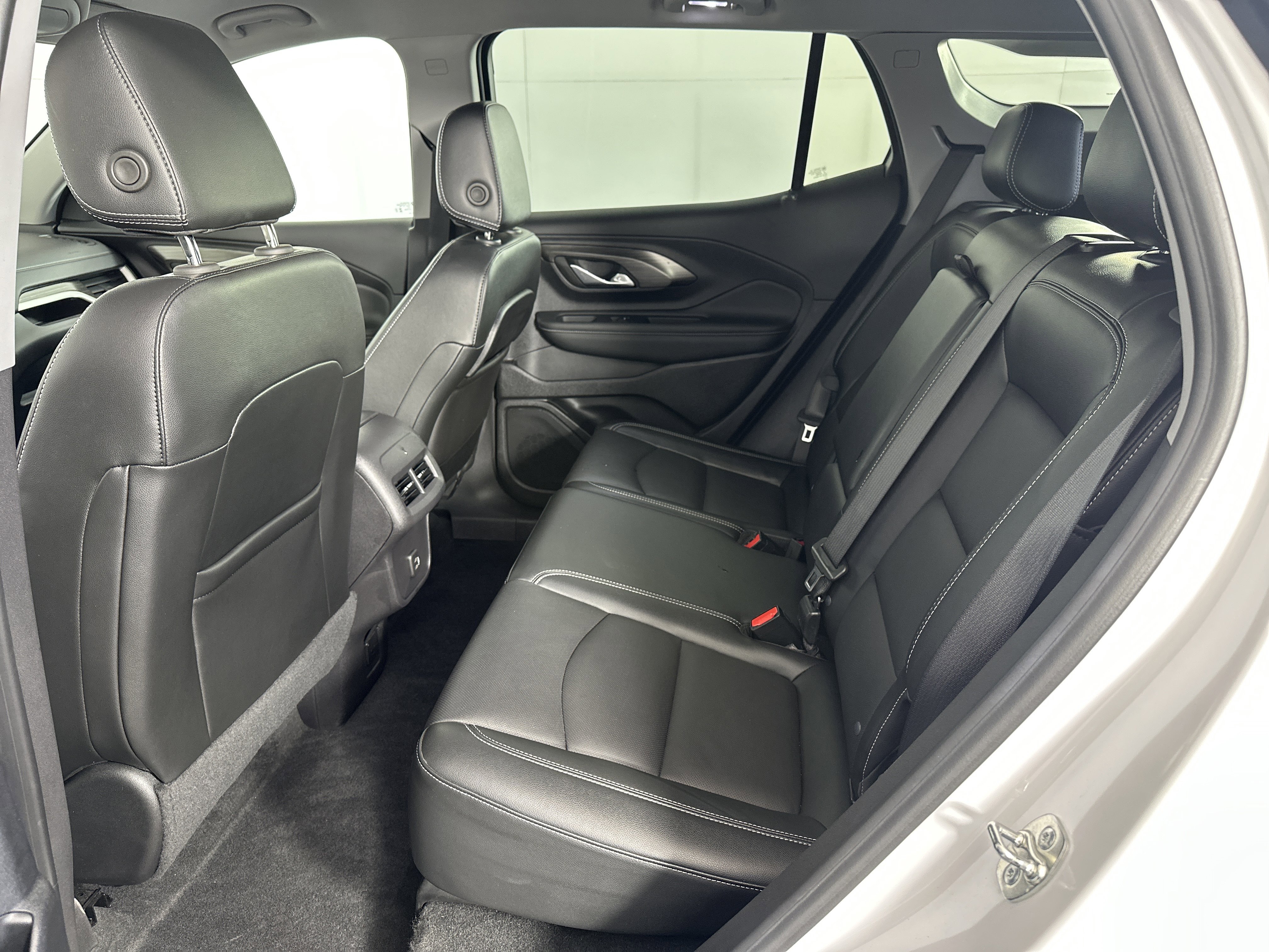 Certified 2024 GMC Terrain SLT image 7