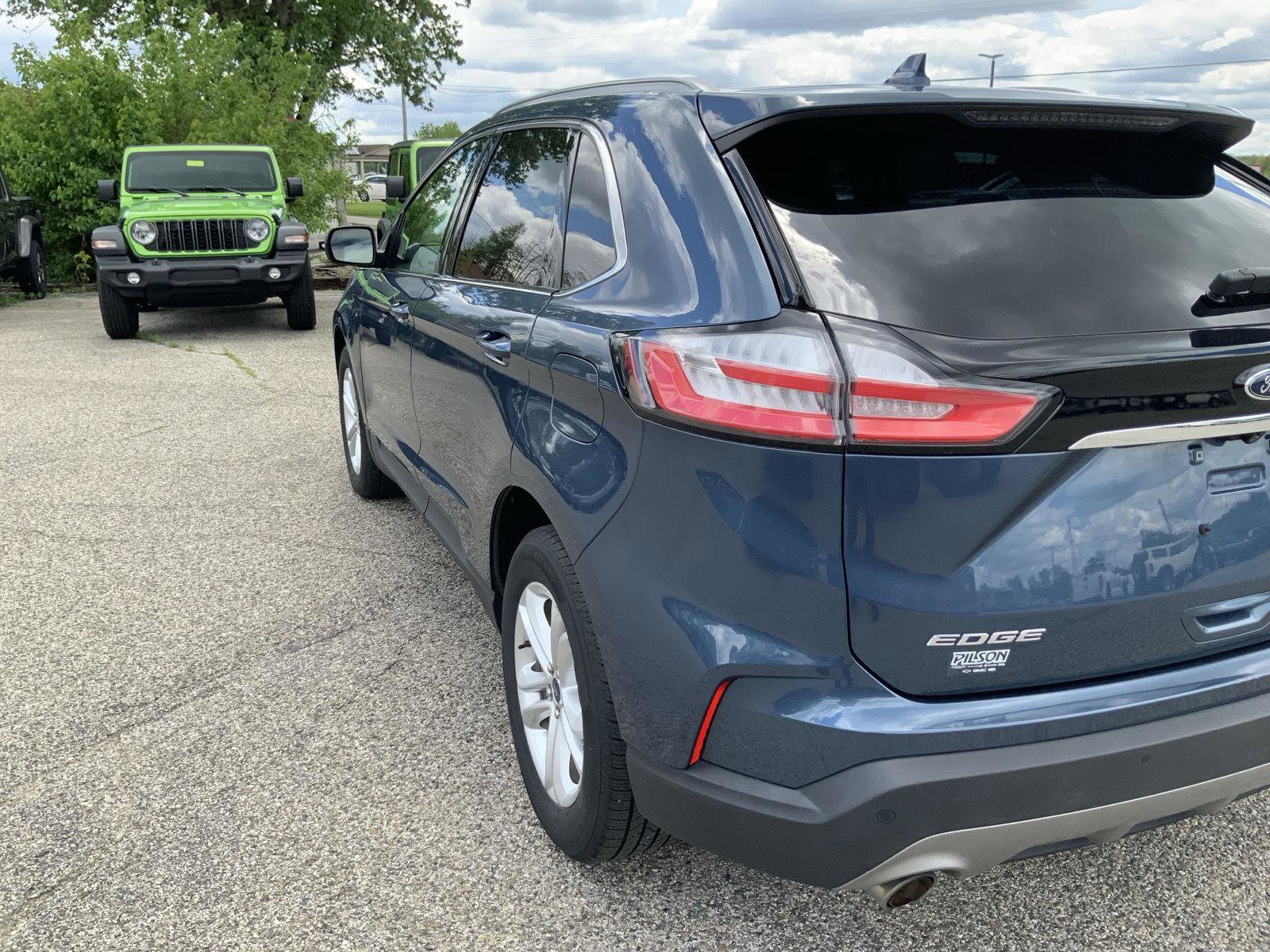 Used 2019 Ford Edge SEL w/ Equipment Group 201A AWD/4WD image 16