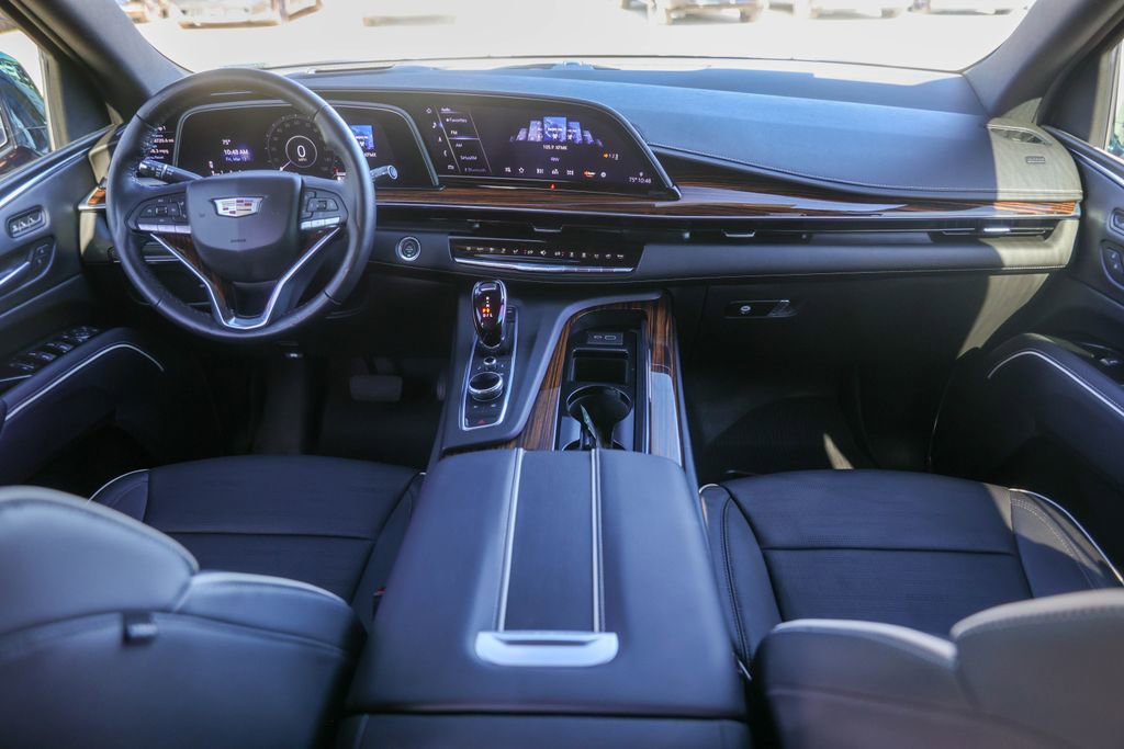 Used 2022 Cadillac Escalade Premium Luxury image 28