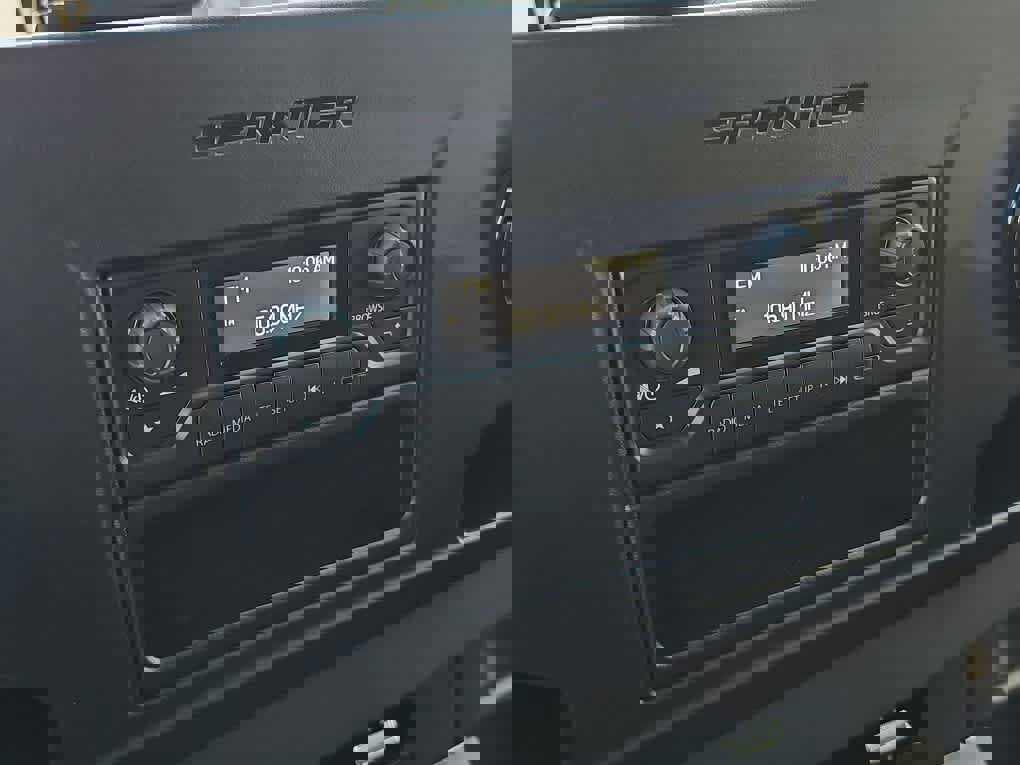 Used 2025 Mercedes-Benz Sprinter 2500 image 16