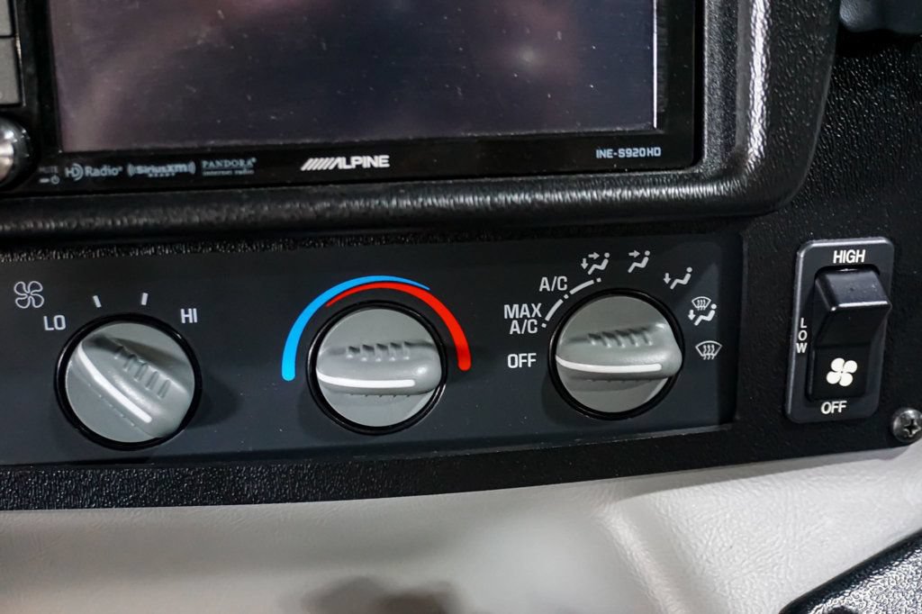 Used 2003 HUMMER H1 4-Door Wagon AWD/4WD image 24