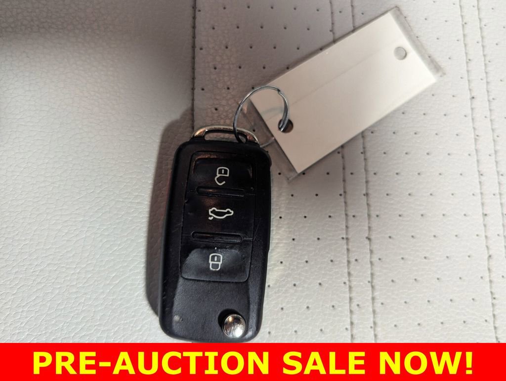 Used 2016 Volkswagen Jetta Sport FWD image 24