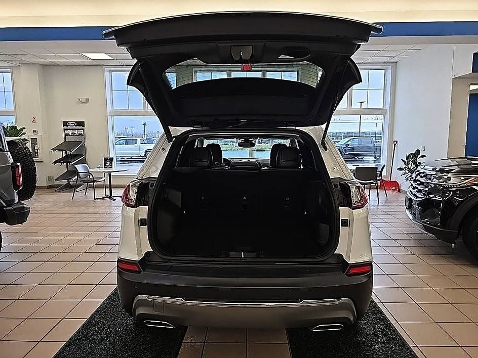 Used 2021 Jeep Cherokee Limited image 29