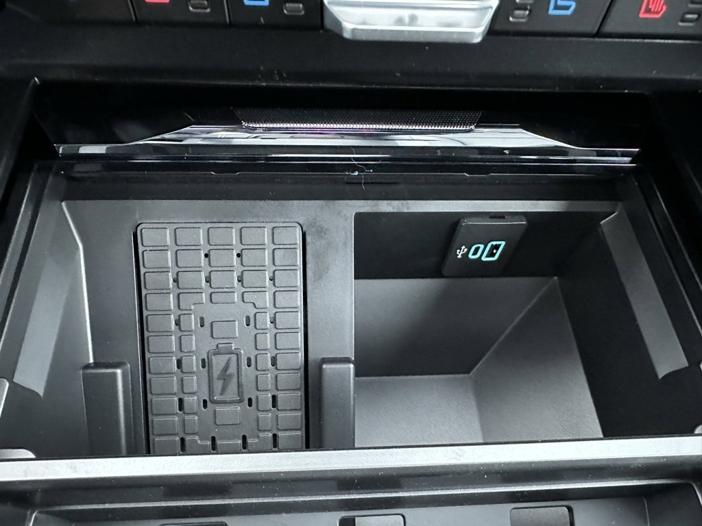 New 2026 Ford F350 Lariat w/ Black Appearance Package image 23