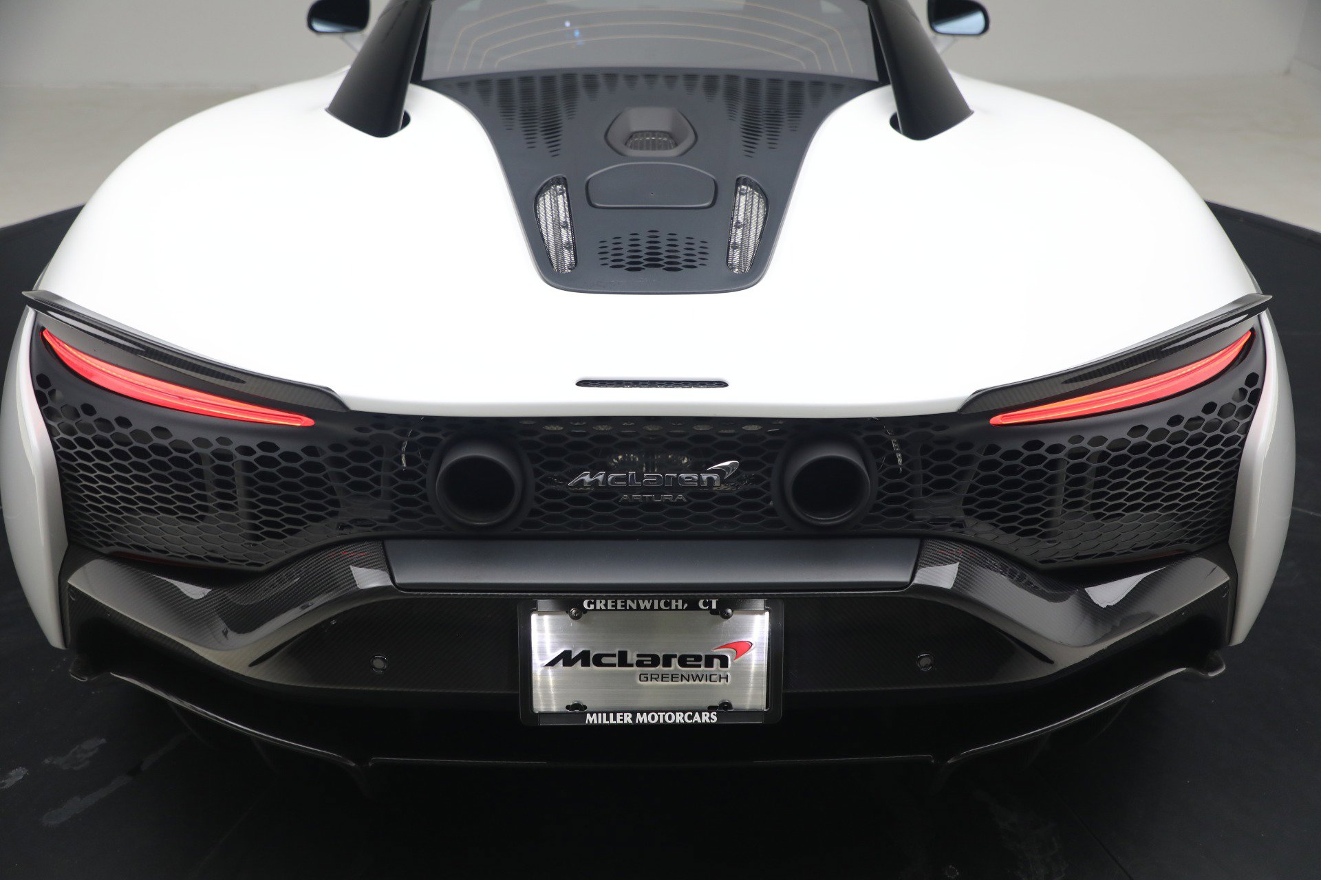 Used 2023 McLaren Artura image 40