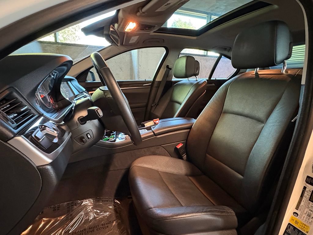 Used 2012 BMW 528i xDrive Sedan AWD/4WD image 5