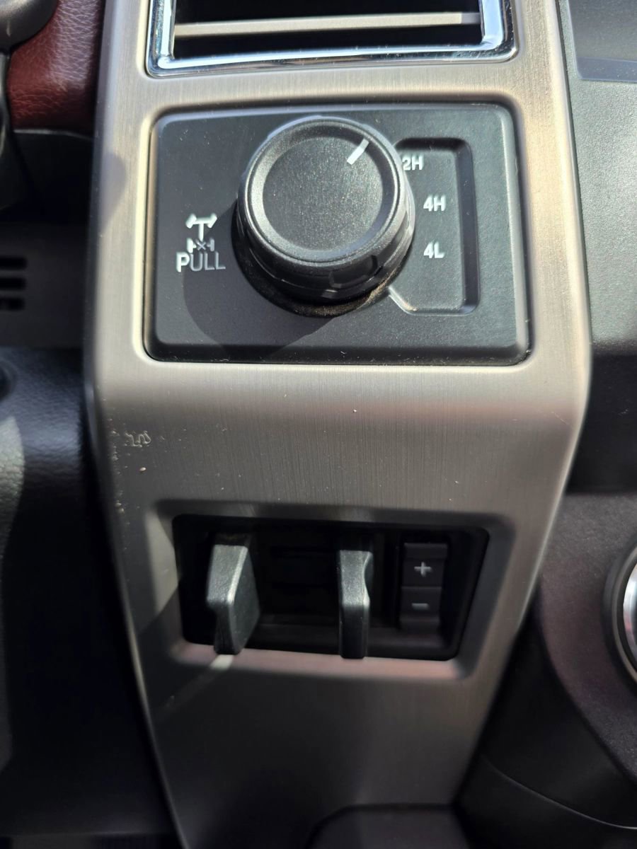 Used 2018 Ford F250 Platinum w/ Platinum Ultimate Package AWD/4WD image 20