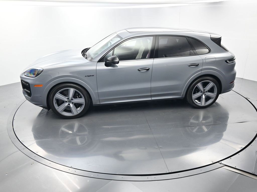 Used 2025 Porsche Cayenne Turbo image 39