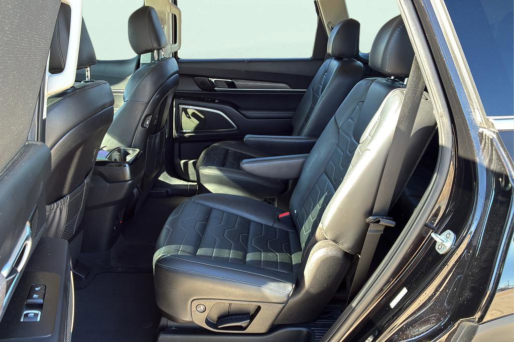 Used 2021 Kia Telluride SX w/ SX Prestige Package image 15
