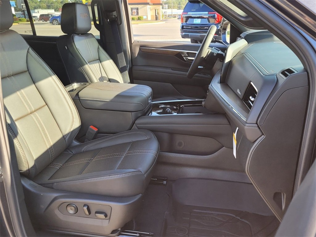 New 2025 Chevrolet Tahoe High Country image 14