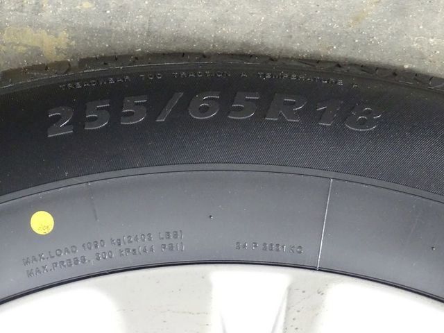 Used 2020 Buick Enclave Essence w/ LPO, Luxury Package image 42