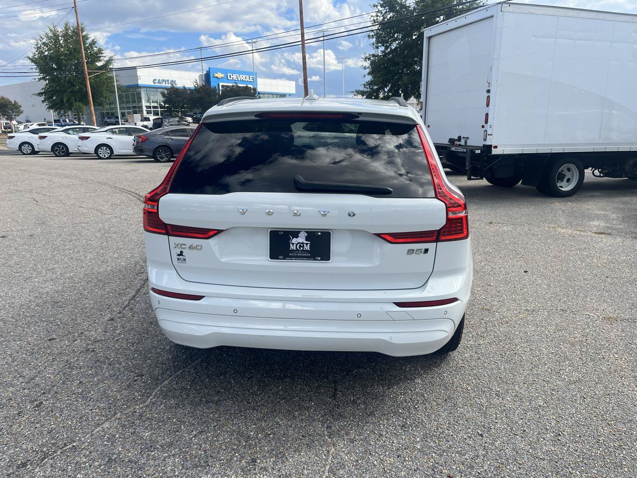 Used 2022 Volvo XC60 B5 Momentum AWD/4WD image 18