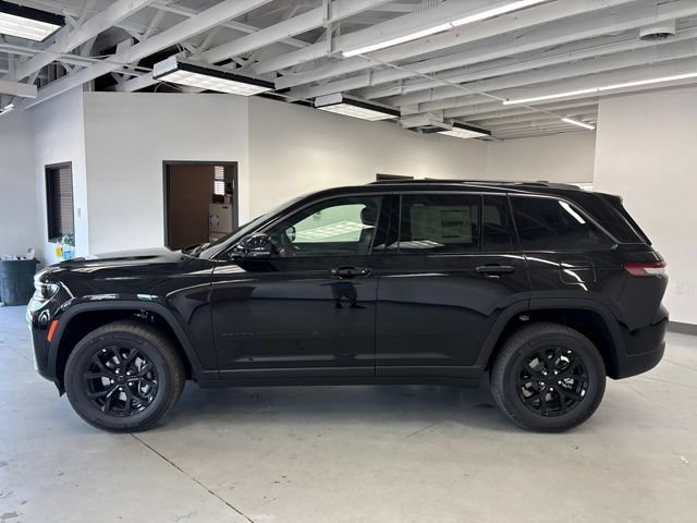 New 2026 Jeep Grand Cherokee Altitude AWD/4WD image 4